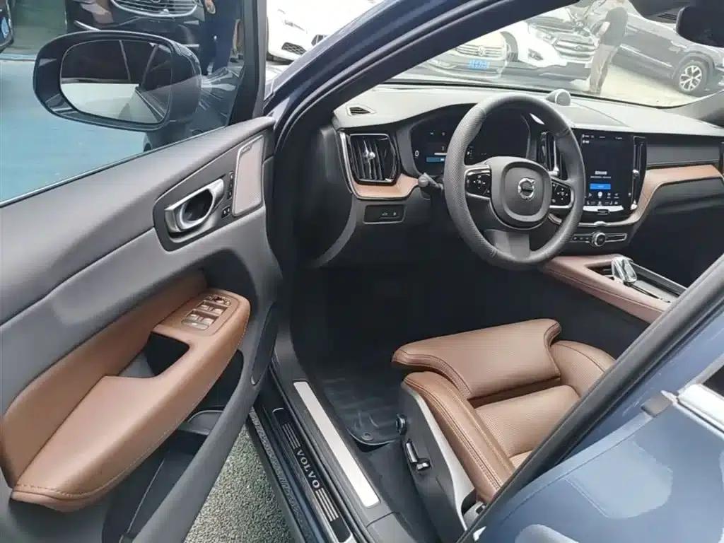 2024 Volvo XC60 Plug-in Hybrid T8 Plug-in Hybrid Long Range AWD Inscription Luxury Edition — миниатюра 16