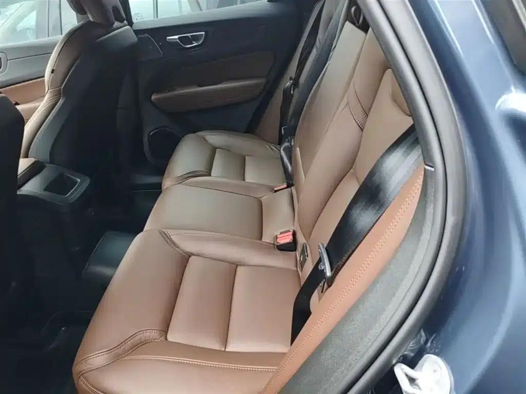 2024 Volvo XC60 Plug-in Hybrid T8 Plug-in Hybrid Long Range AWD Inscription Luxury Edition — миниатюра 17