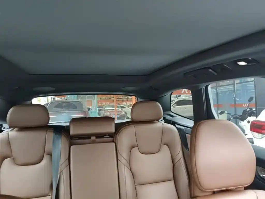 2024 Volvo XC60 Plug-in Hybrid T8 Plug-in Hybrid Long Range AWD Inscription Luxury Edition — миниатюра 18