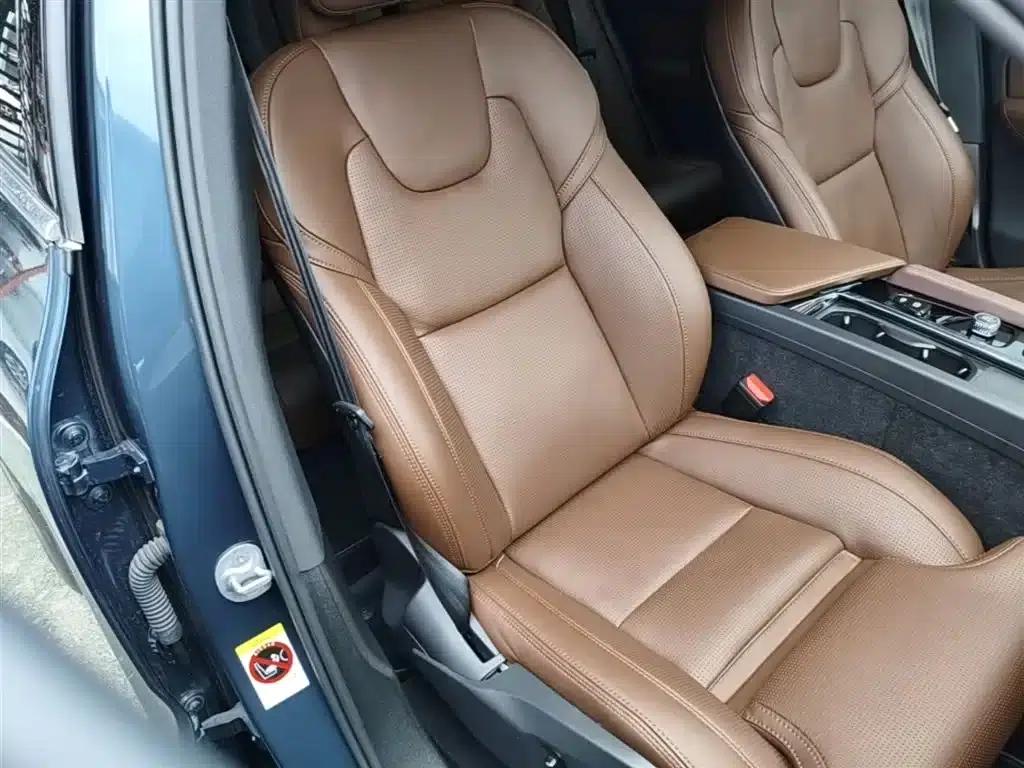 2024 Volvo XC60 Plug-in Hybrid T8 Plug-in Hybrid Long Range AWD Inscription Luxury Edition — миниатюра 25