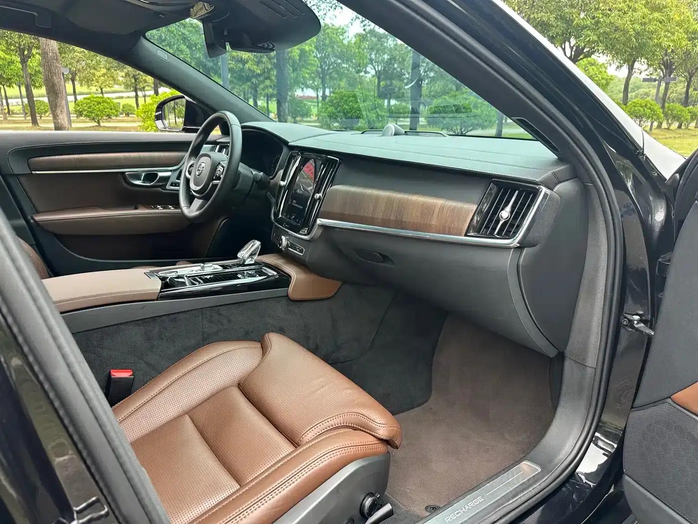 2021 Volvo S90 Plug-in Hybrid T8 E-Drive Hybrid, Inscription Luxury Edition — миниатюра 11