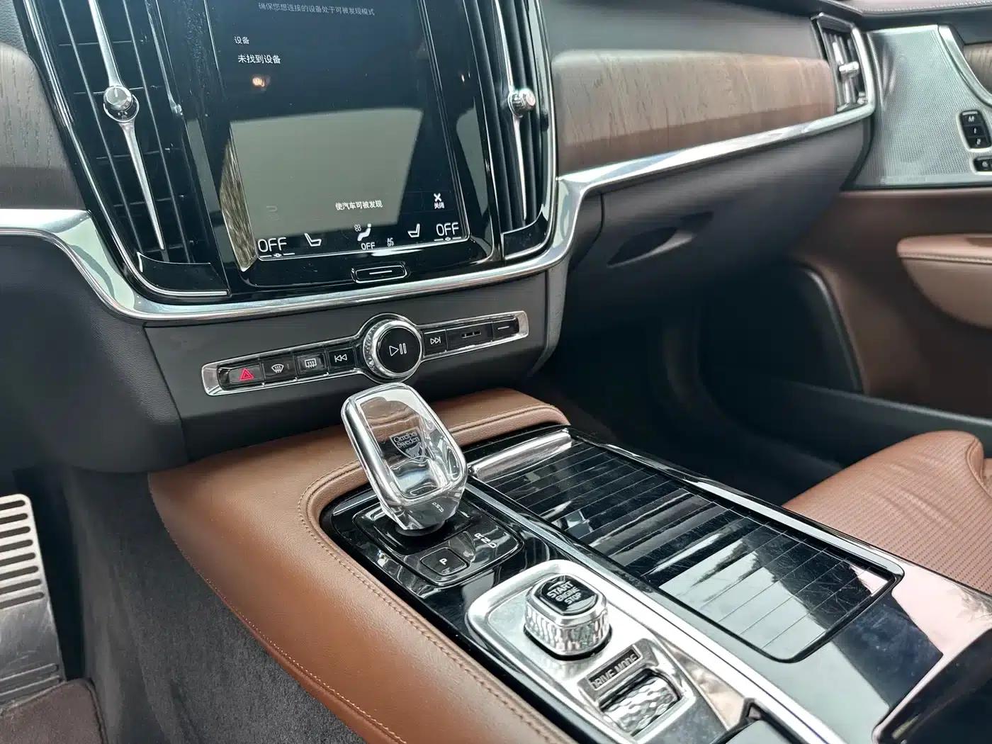 2021 Volvo S90 Plug-in Hybrid T8 E-Drive Hybrid, Inscription Luxury Edition — миниатюра 14