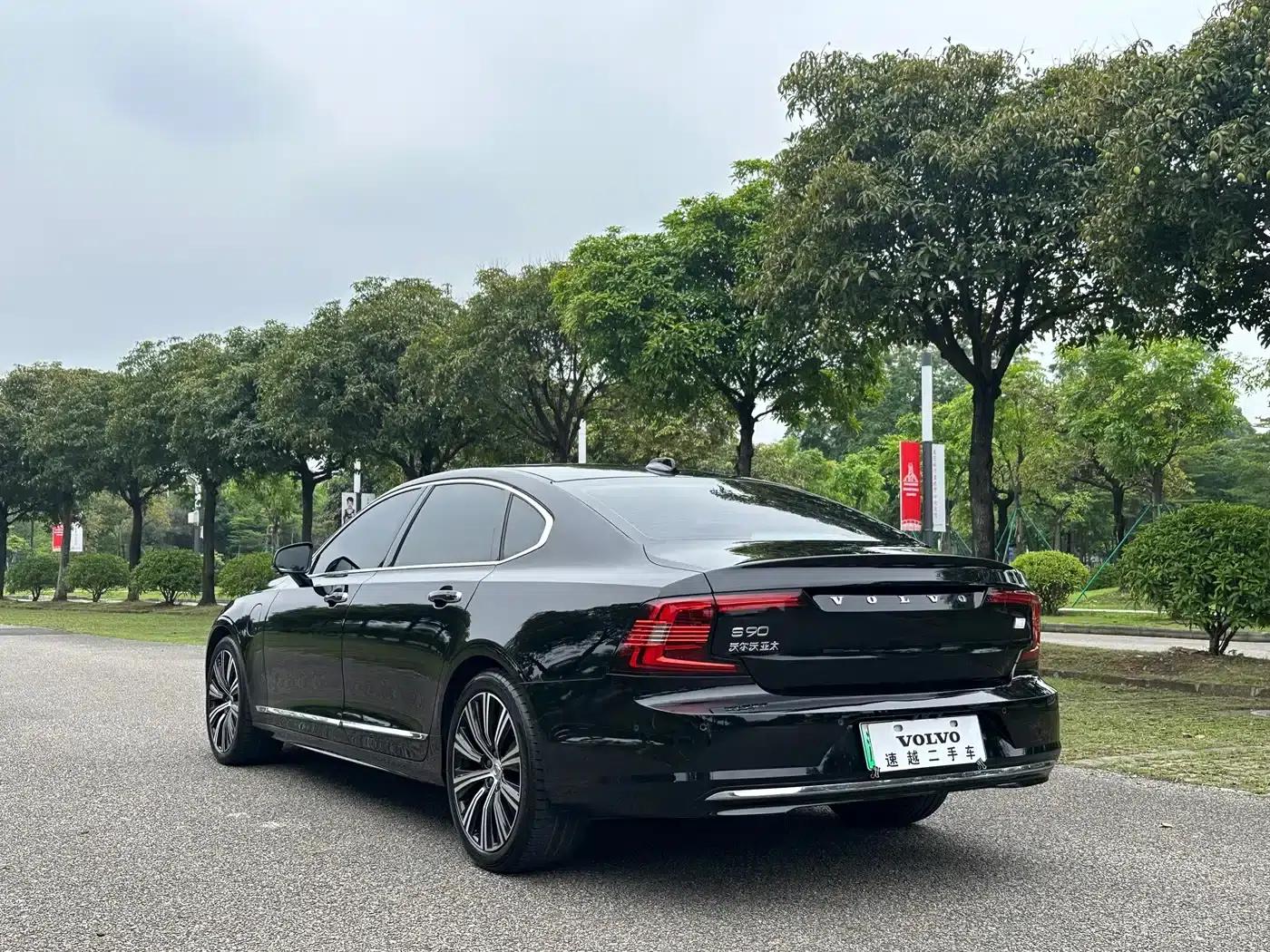 2021 Volvo S90 Plug-in Hybrid T8 E-Drive Hybrid, Inscription Luxury Edition — миниатюра 20
