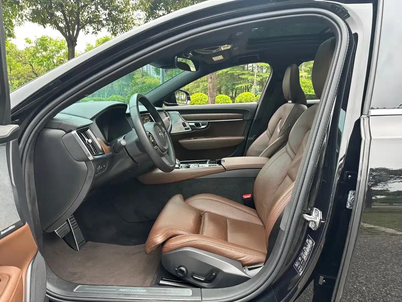2021 Volvo S90 Plug-in Hybrid T8 E-Drive Hybrid, Inscription Luxury Edition — миниатюра 7