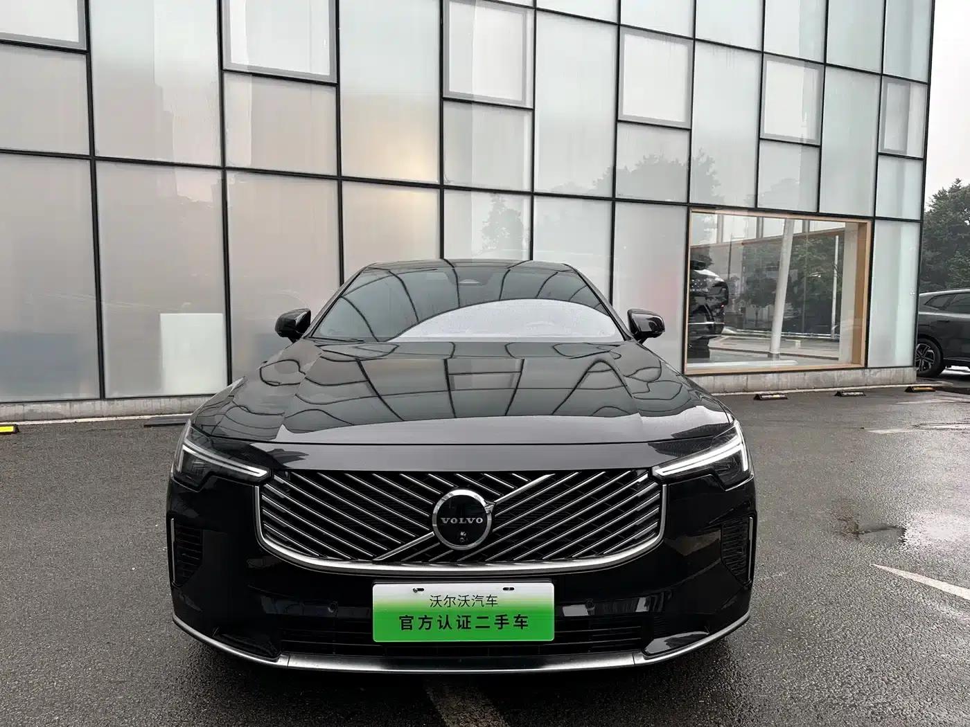 2026 Volvo S90 Plug-in Hybrid, All-Wheel Drive, Long Range, Inscription Luxury Edition — миниатюра 2