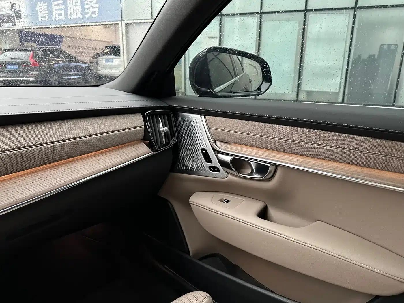 2026 Volvo S90 Plug-in Hybrid, All-Wheel Drive, Long Range, Inscription Luxury Edition — миниатюра 11