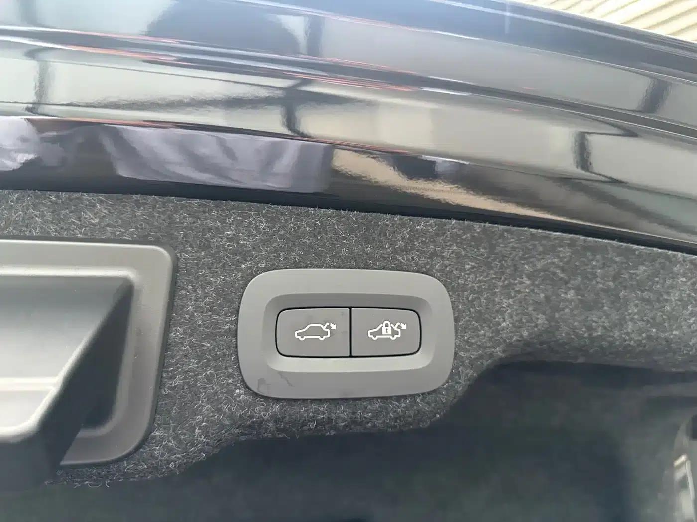 2026 Volvo S90 Plug-in Hybrid, All-Wheel Drive, Long Range, Inscription Luxury Edition — миниатюра 20