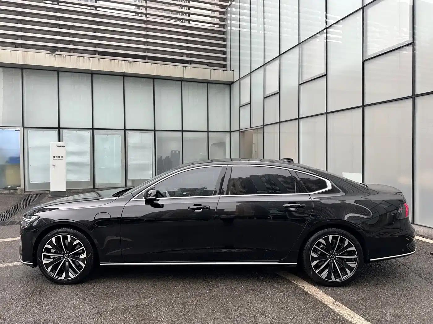 2026 Volvo S90 Plug-in Hybrid, All-Wheel Drive, Long Range, Inscription Luxury Edition — миниатюра 5