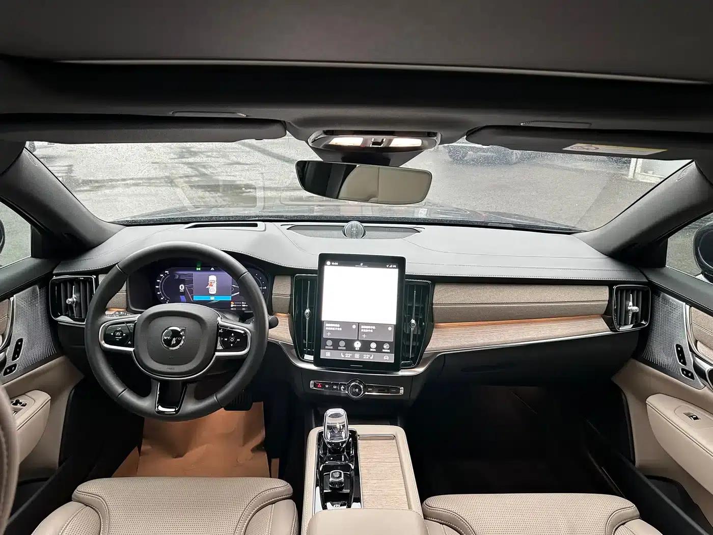 2026 Volvo S90 Plug-in Hybrid, All-Wheel Drive, Long Range, Inscription Luxury Edition — миниатюра 10