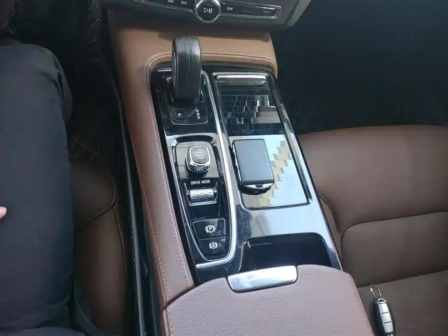 2021 Volvo S90 Plug-in Hybrid T8 E-Drive Hybrid, Inscription Luxury Edition — миниатюра 16