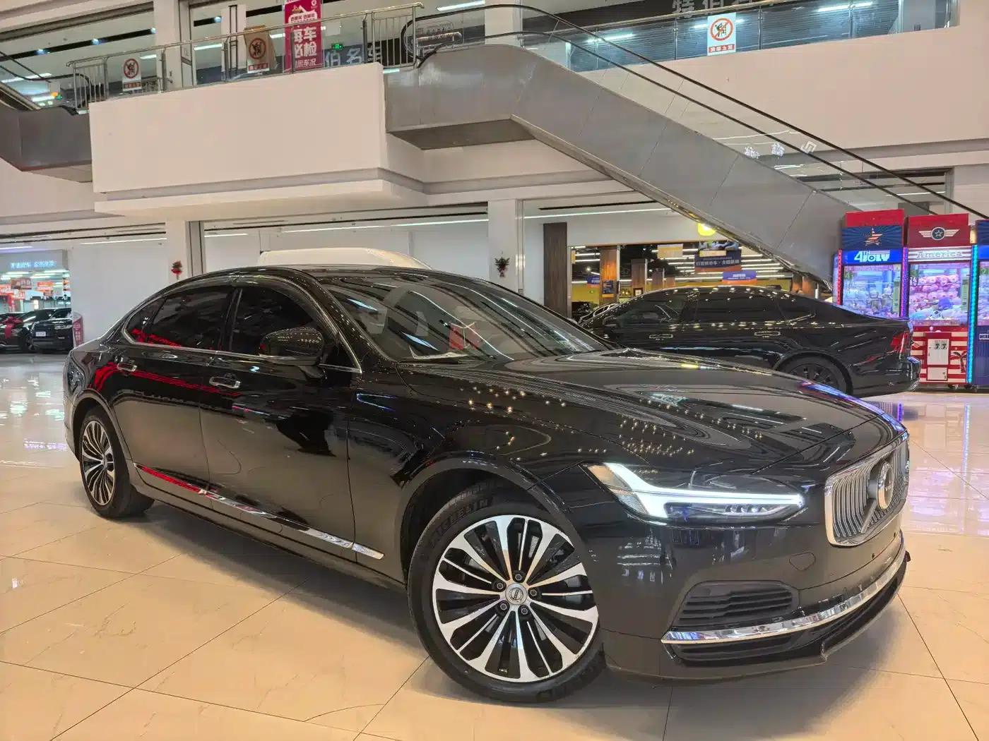 2023 Volvo S90 Plug-in Hybrid T8 Plug-in Hybrid AWD Long Range Smart Luxury Edition — миниатюра 3