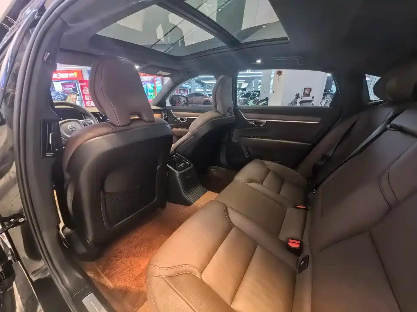 2023 Volvo S90 Plug-in Hybrid T8 Plug-in Hybrid AWD Long Range Smart Luxury Edition — миниатюра 8