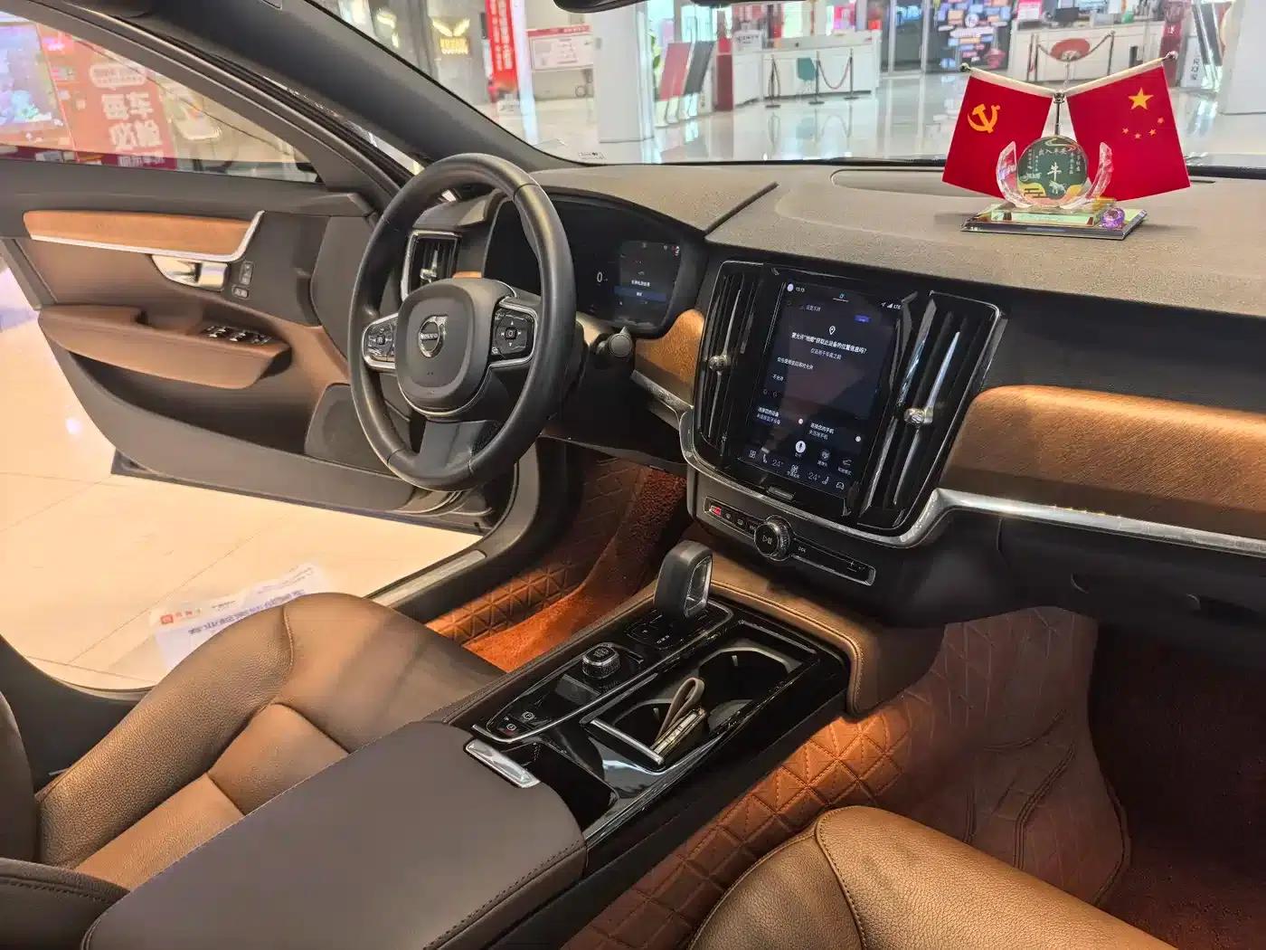 2023 Volvo S90 Plug-in Hybrid T8 Plug-in Hybrid AWD Long Range Smart Luxury Edition — миниатюра 9