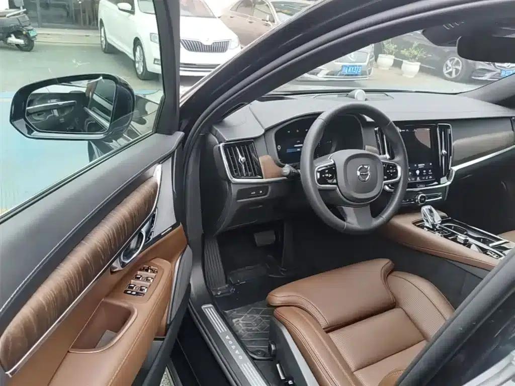 2024 Volvo S90 Plug-in Hybrid, All-Wheel Drive, Long Range, Inscription Luxury Edition — миниатюра 16