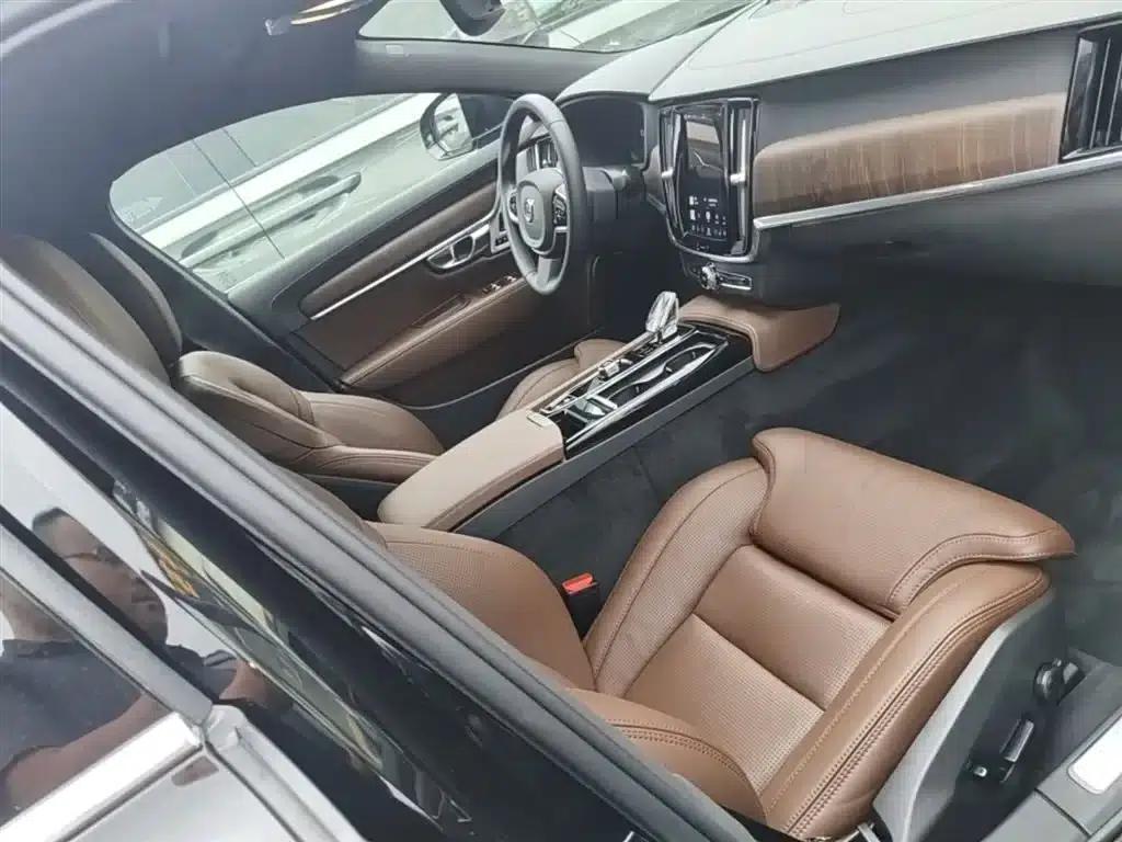 2024 Volvo S90 Plug-in Hybrid, All-Wheel Drive, Long Range, Inscription Luxury Edition — миниатюра 25