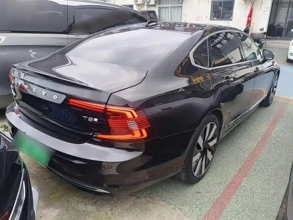 2024 Volvo S90 Plug-in Hybrid, All-Wheel Drive, Long Range, Inscription Luxury Edition — миниатюра 7