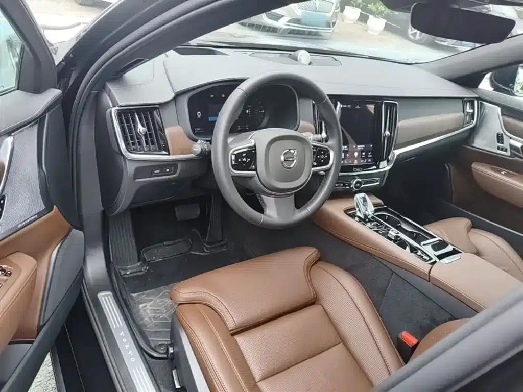 2024 Volvo S90 Plug-in Hybrid, All-Wheel Drive, Long Range, Inscription Luxury Edition — миниатюра 10
