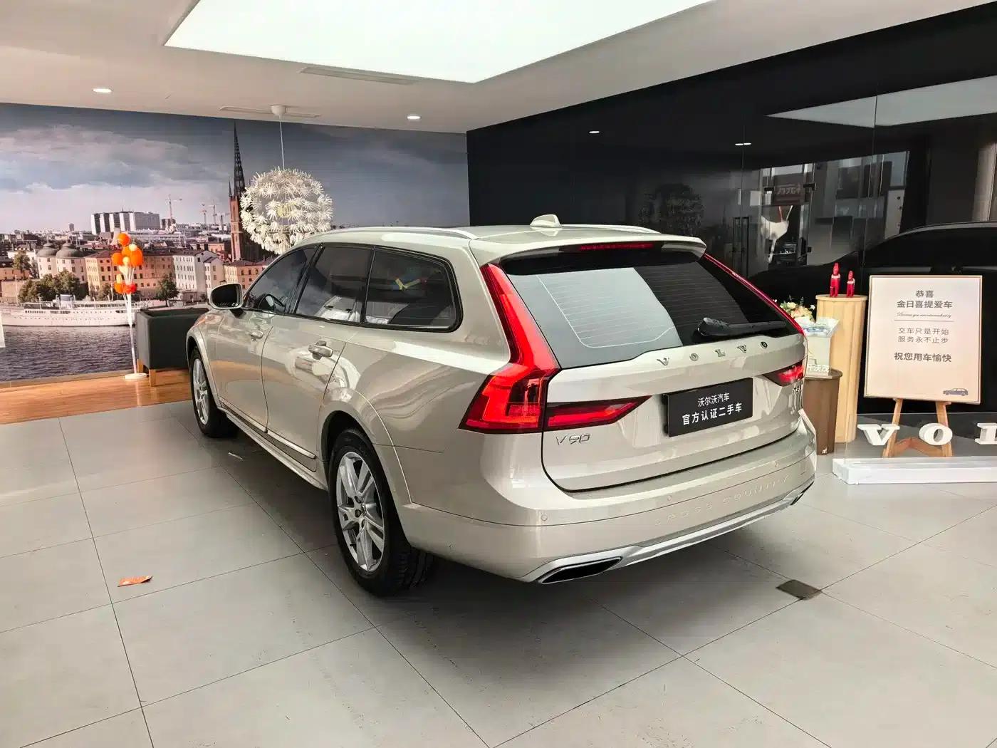 2019 Volvo V90 Cross Country T5 AWD Smart Edition (China V Emission Standard) — миниатюра 17