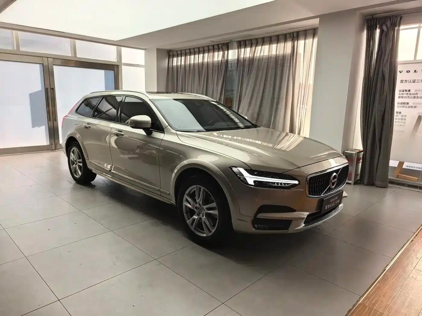 2019 Volvo V90 Cross Country T5 AWD Smart Edition (China V Emission Standard) — миниатюра 3