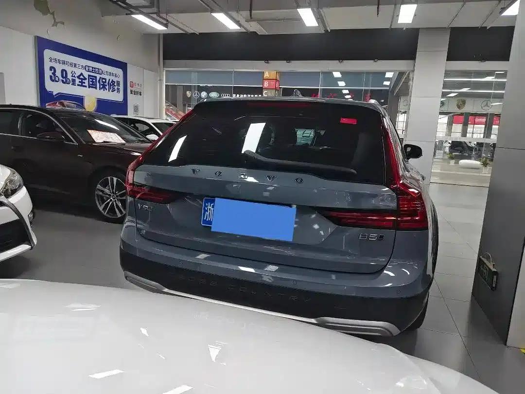 2021 Volvo V90 Cross Country B5 AWD Ultimate Edition — миниатюра 15