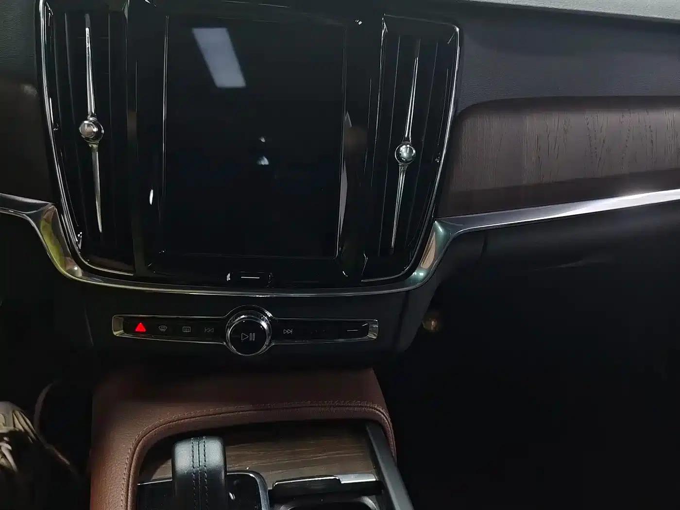 2021 Volvo V90 Cross Country B5 AWD Ultimate Edition — миниатюра 5