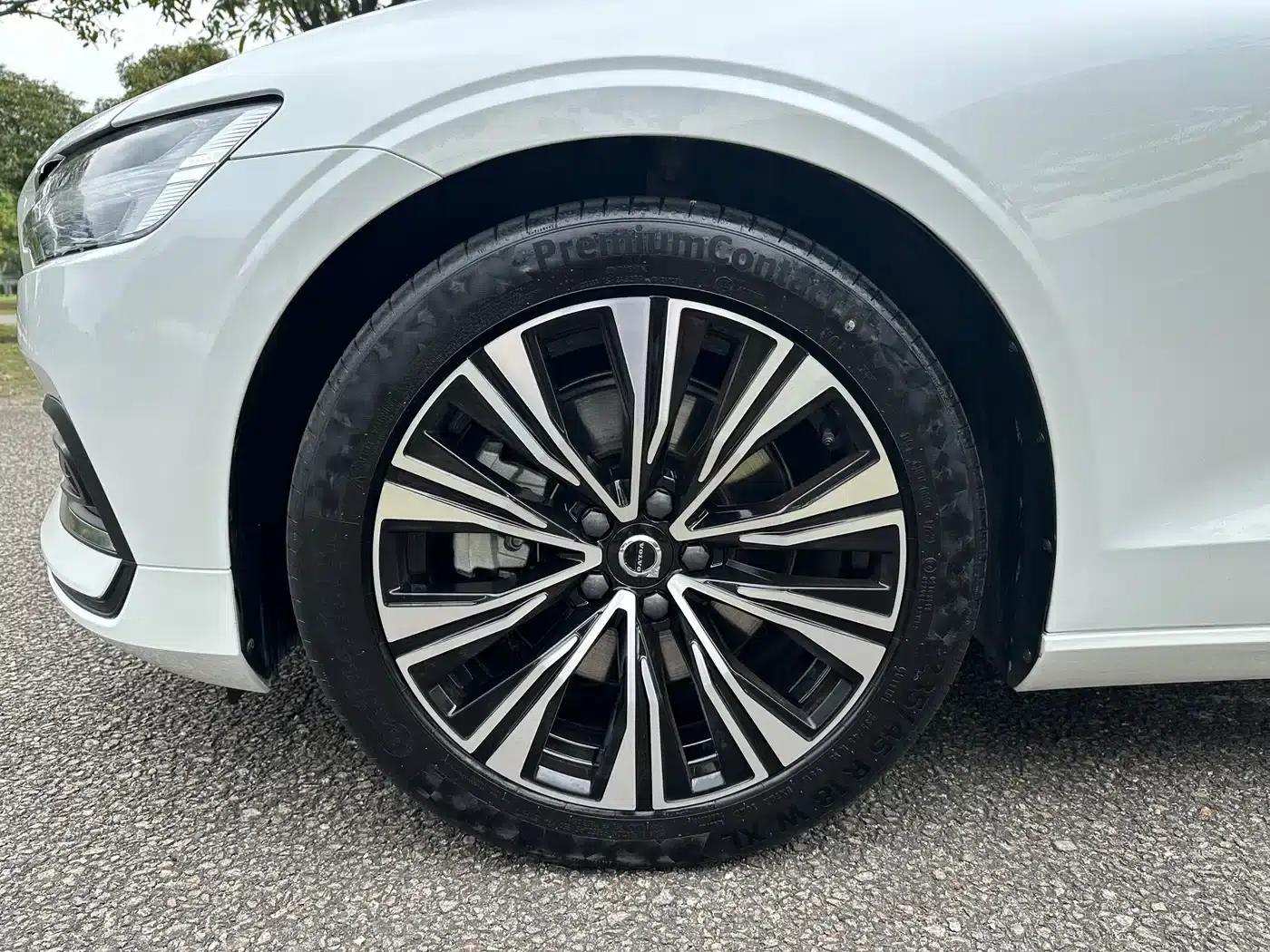 Volvo V60 2023 B5 Smart Luxury Enjoyment Edition — миниатюра 14