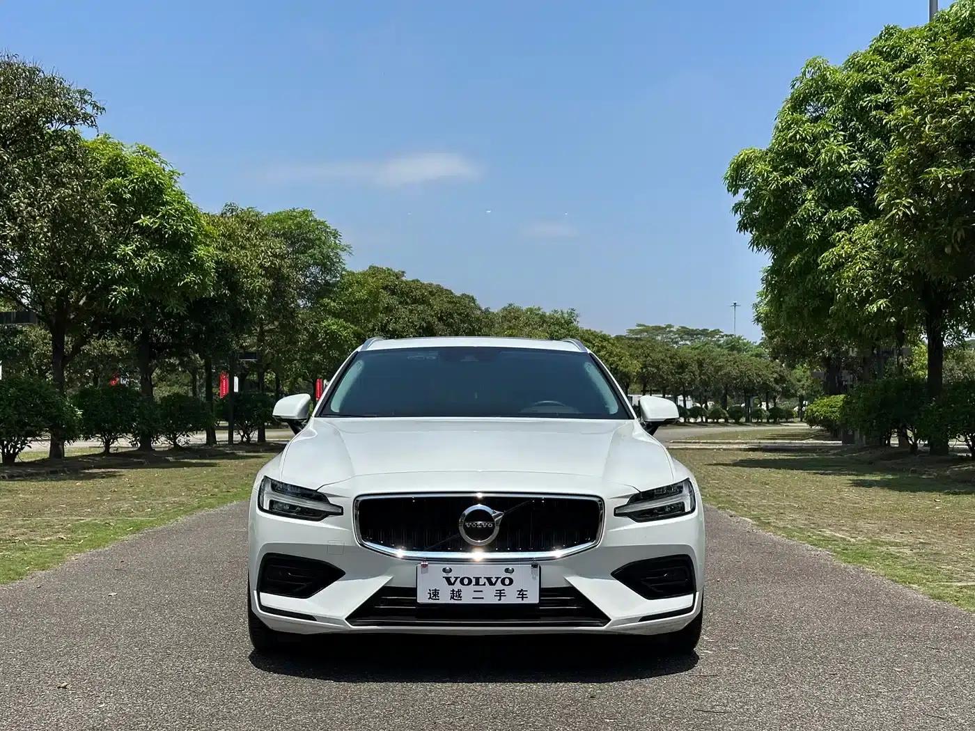 2020 Volvo V60 T5 Inscription Luxury Edition — миниатюра 2
