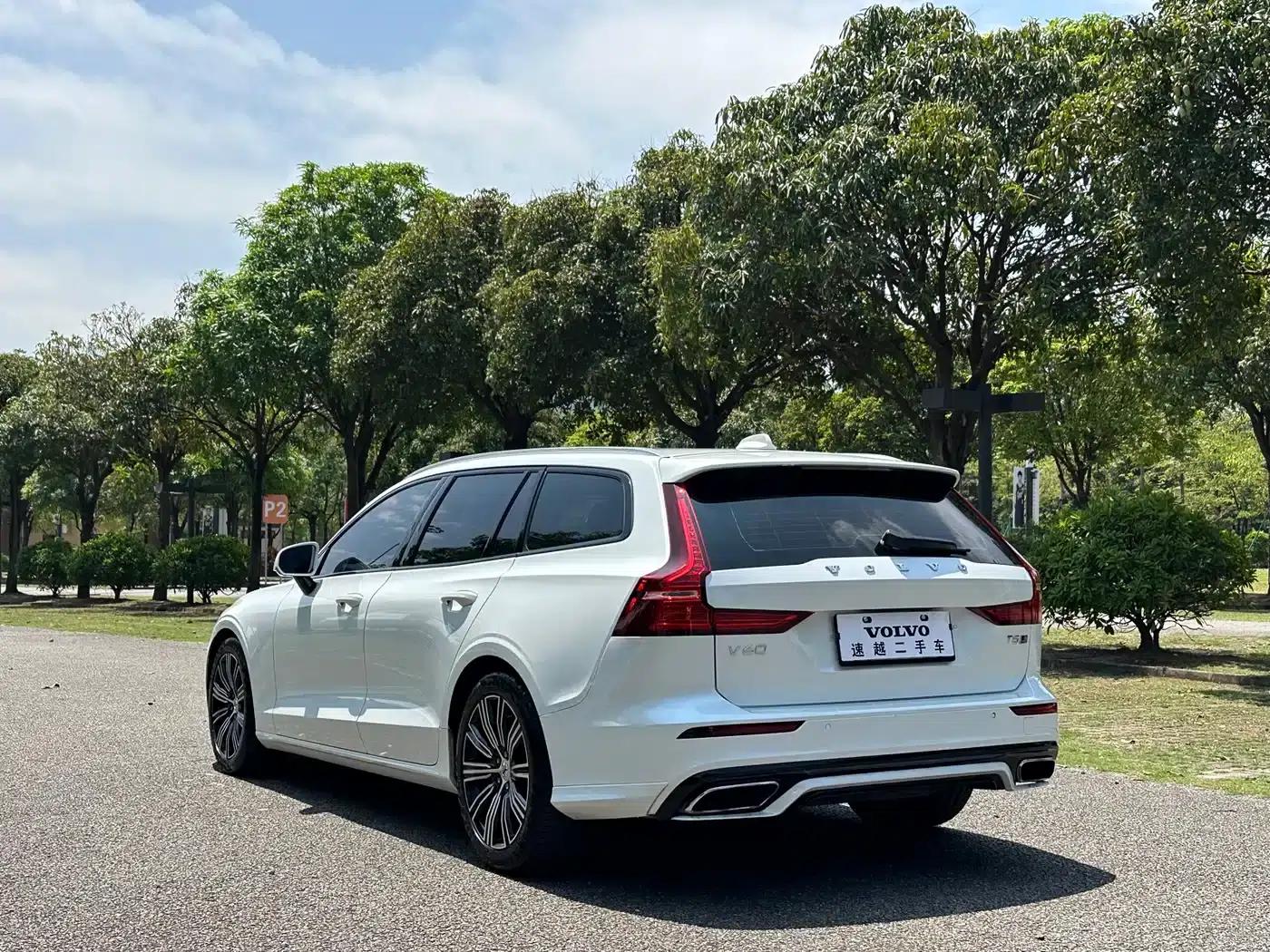 2020 Volvo V60 T5 Inscription Luxury Edition — миниатюра 13