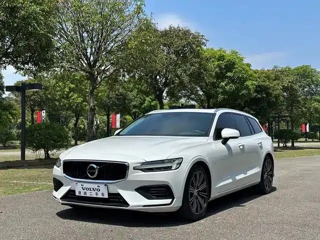 2020 Volvo V60 T5 Inscription Luxury Edition