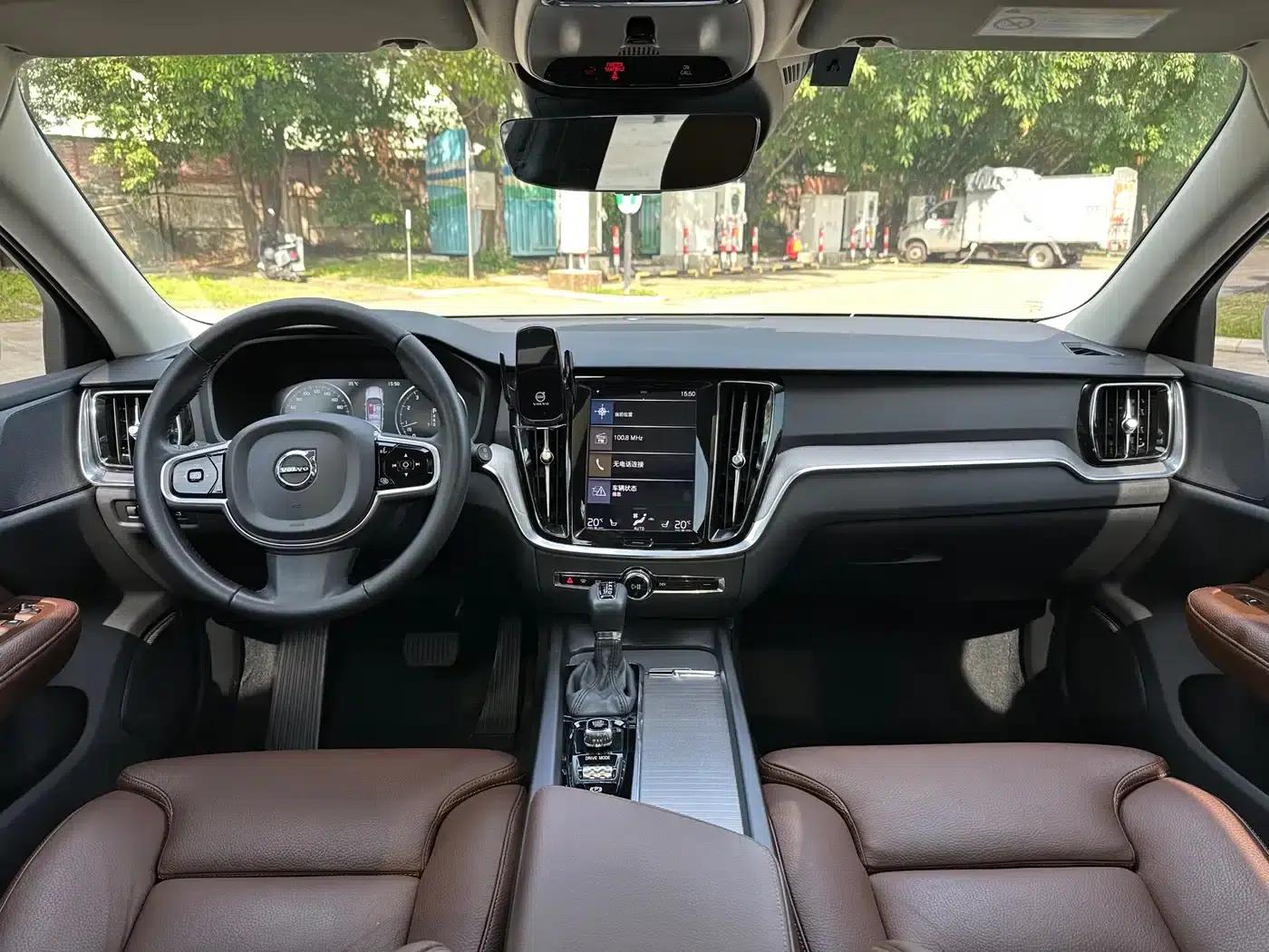 2020 Volvo V60 T5 Inscription Luxury Edition — миниатюра 7