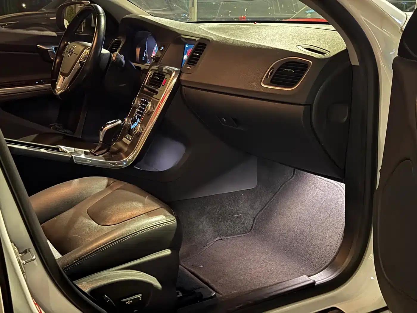 2015 Volvo V60 T5 Smart Edition — миниатюра 5