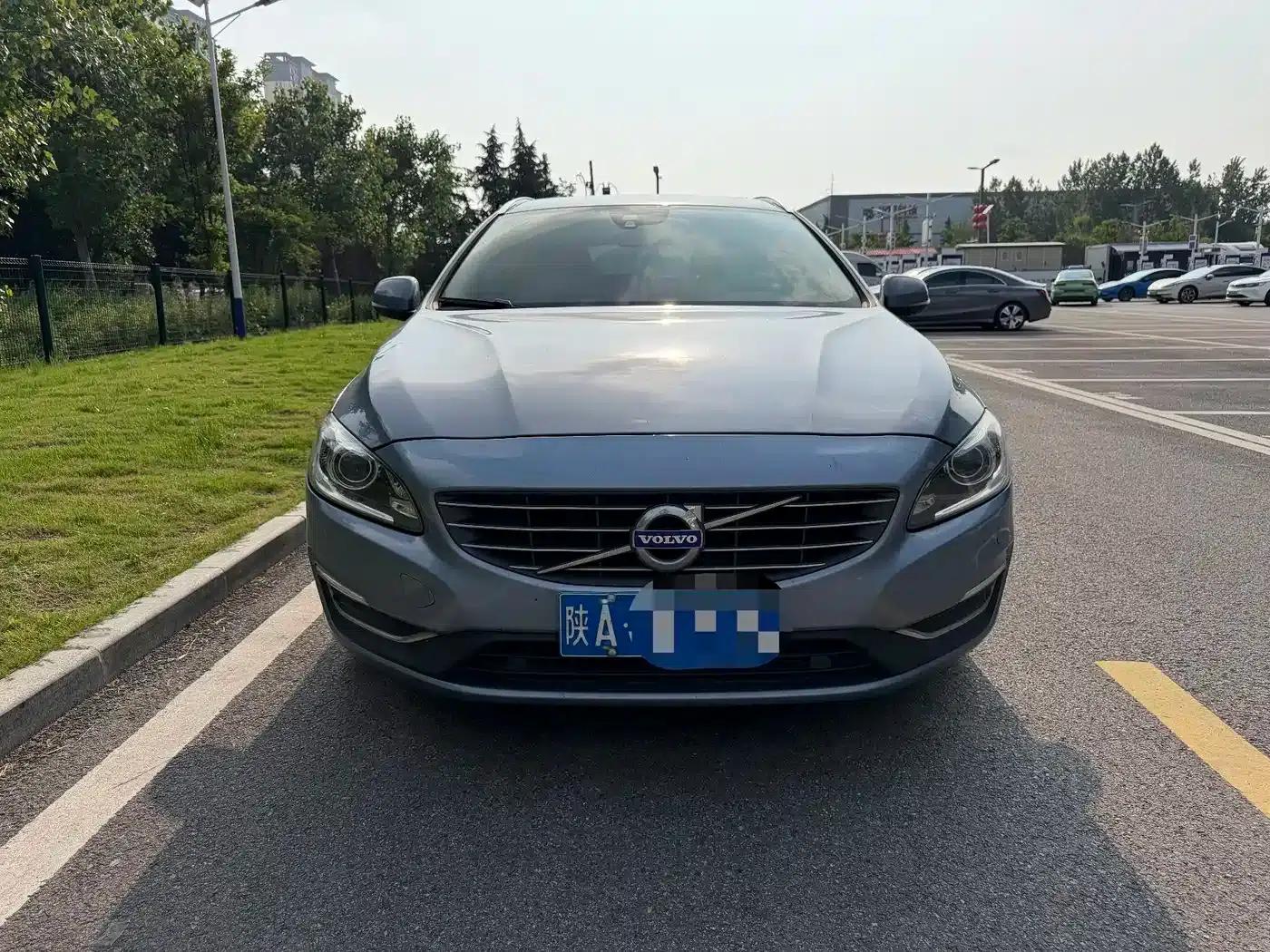 2017 Volvo V60 T5 Smart Edition (China V Emission Standard) — миниатюра 2
