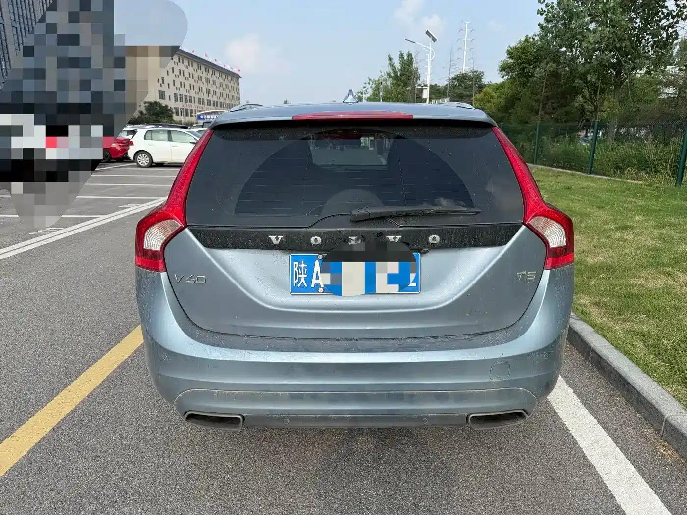 2017 Volvo V60 T5 Smart Edition (China V Emission Standard) — миниатюра 13