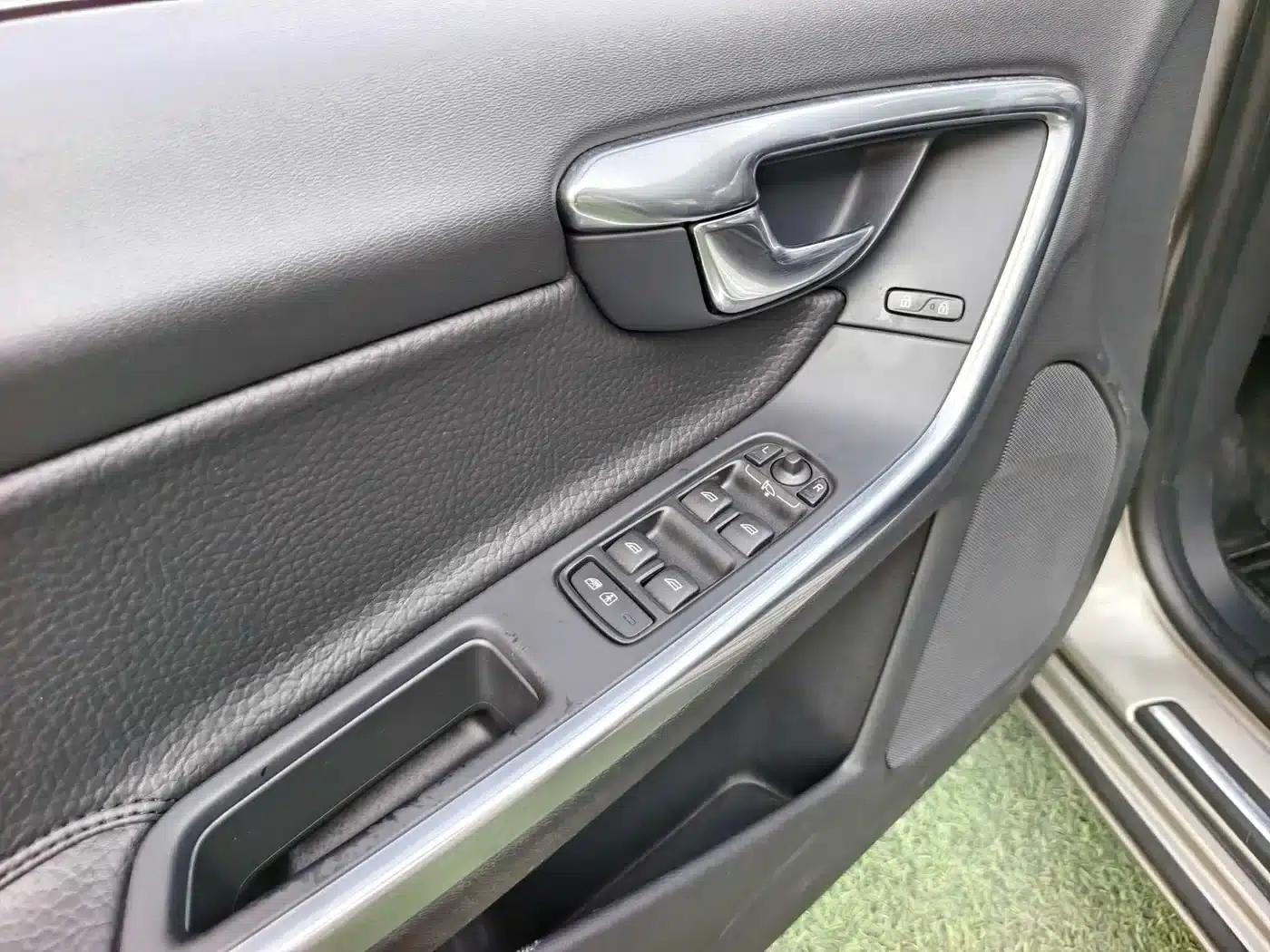 2013 Volvo V60 T5 Smart Edition — миниатюра 11