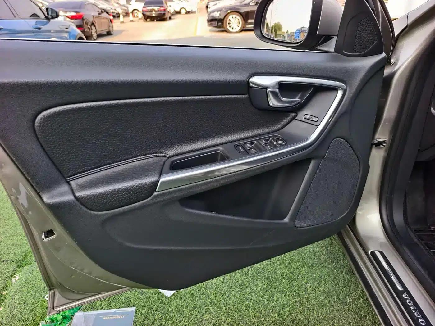 2013 Volvo V60 T5 Smart Edition — миниатюра 12