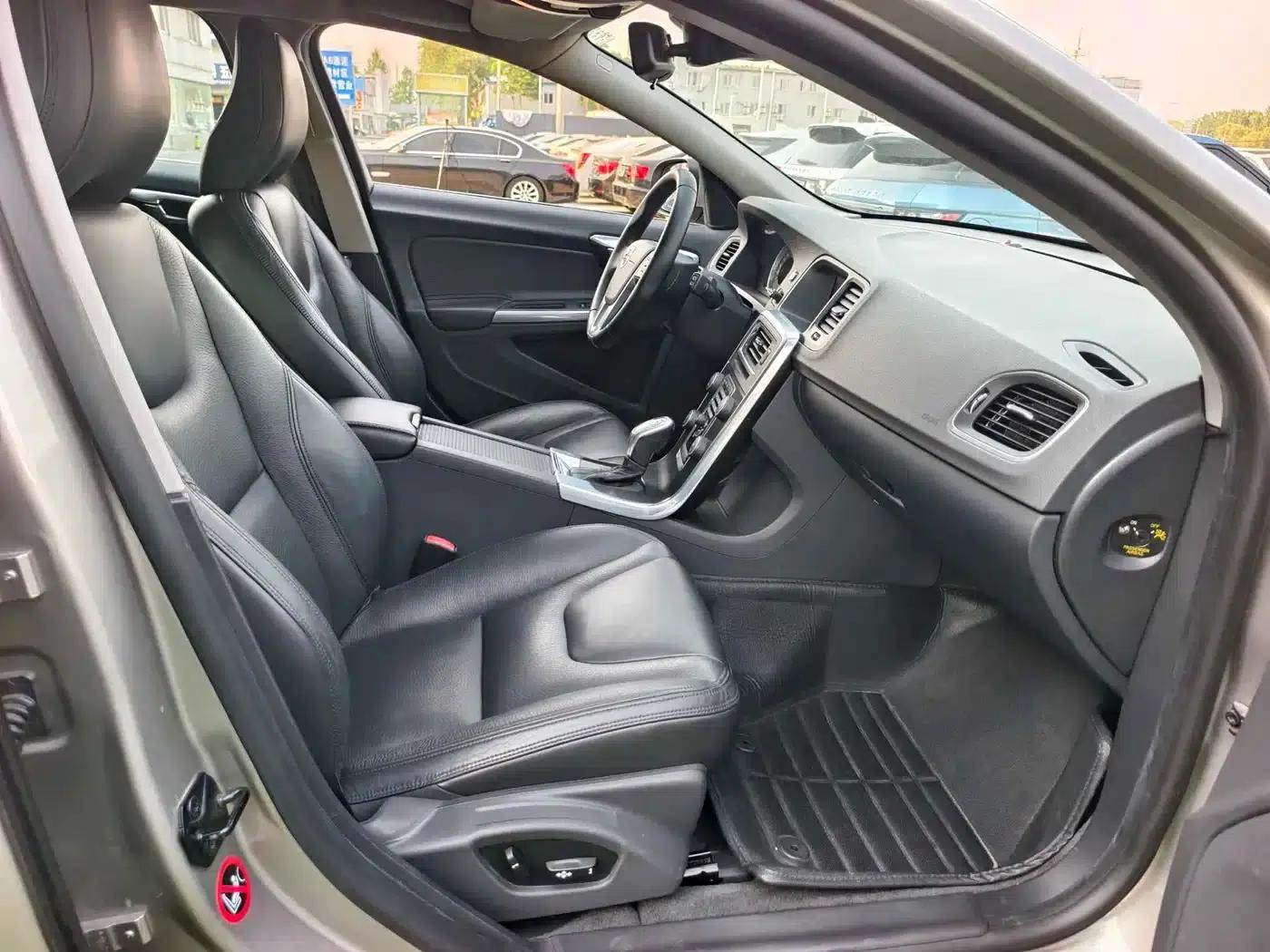 2013 Volvo V60 T5 Smart Edition — миниатюра 22