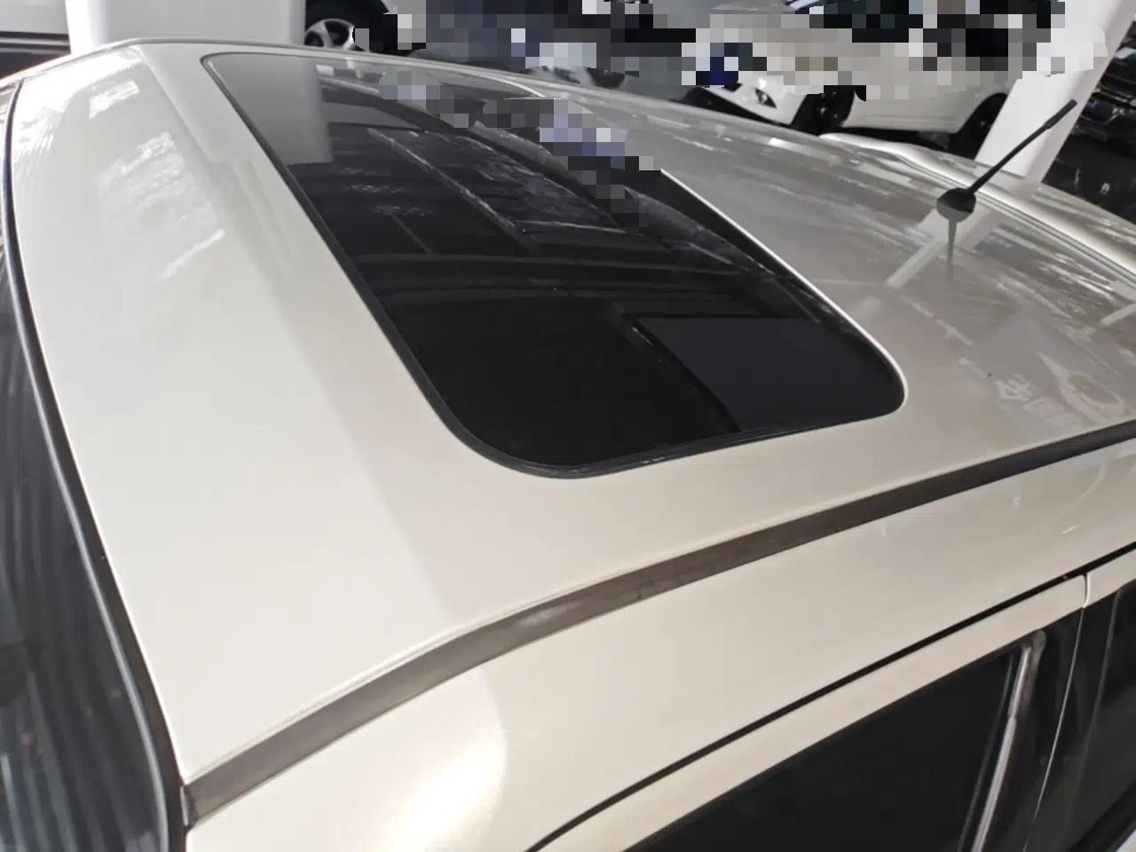 Infiniti ESQ 2014 1.6L Spontaneous Edition — миниатюра 11
