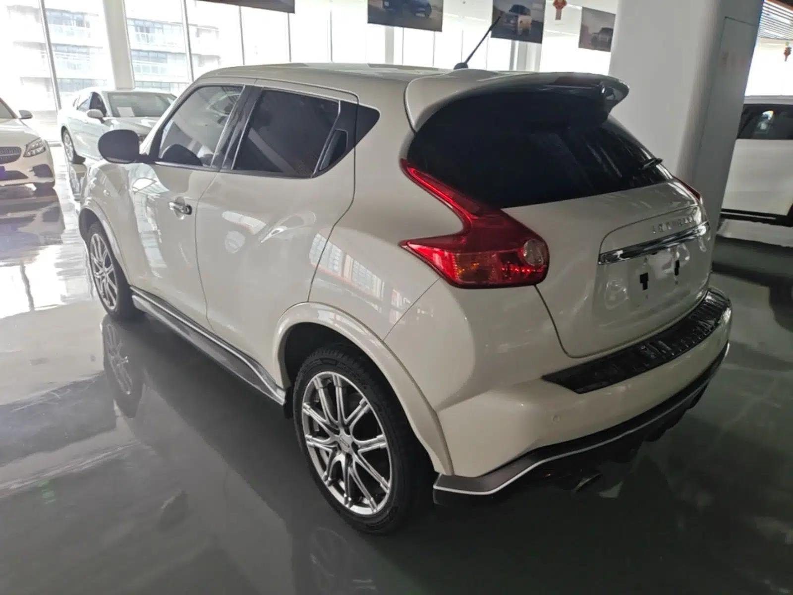 Infiniti ESQ 2014 1.6L Spontaneous Edition — миниатюра 4