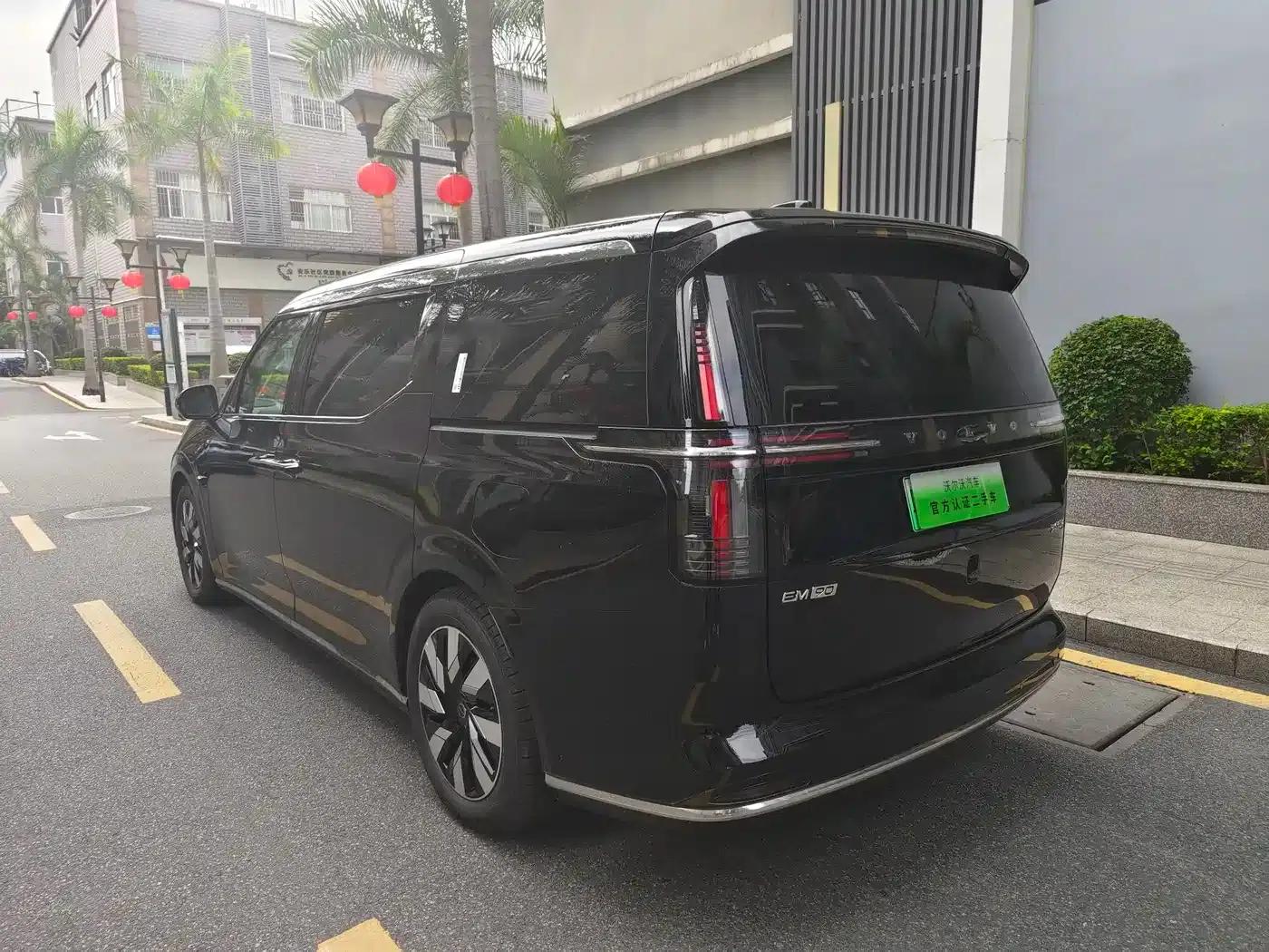 Volvo EM90 2025 Ultra 6-seater — миниатюра 10