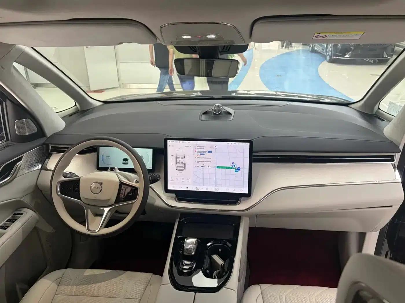 Volvo EM90 2025 Ultra 6-seater — миниатюра 12
