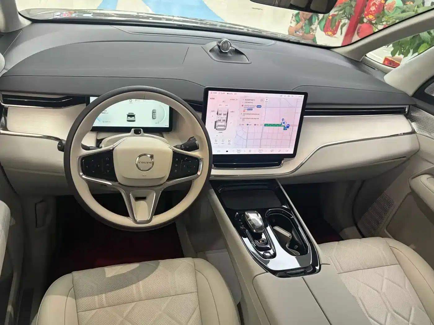 Volvo EM90 2025 Ultra 6-seater — миниатюра 4