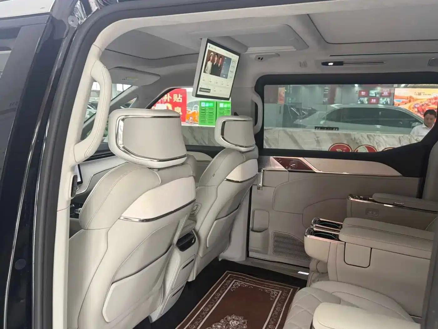 Volvo EM90 2025 Ultra 6-seater — миниатюра 6
