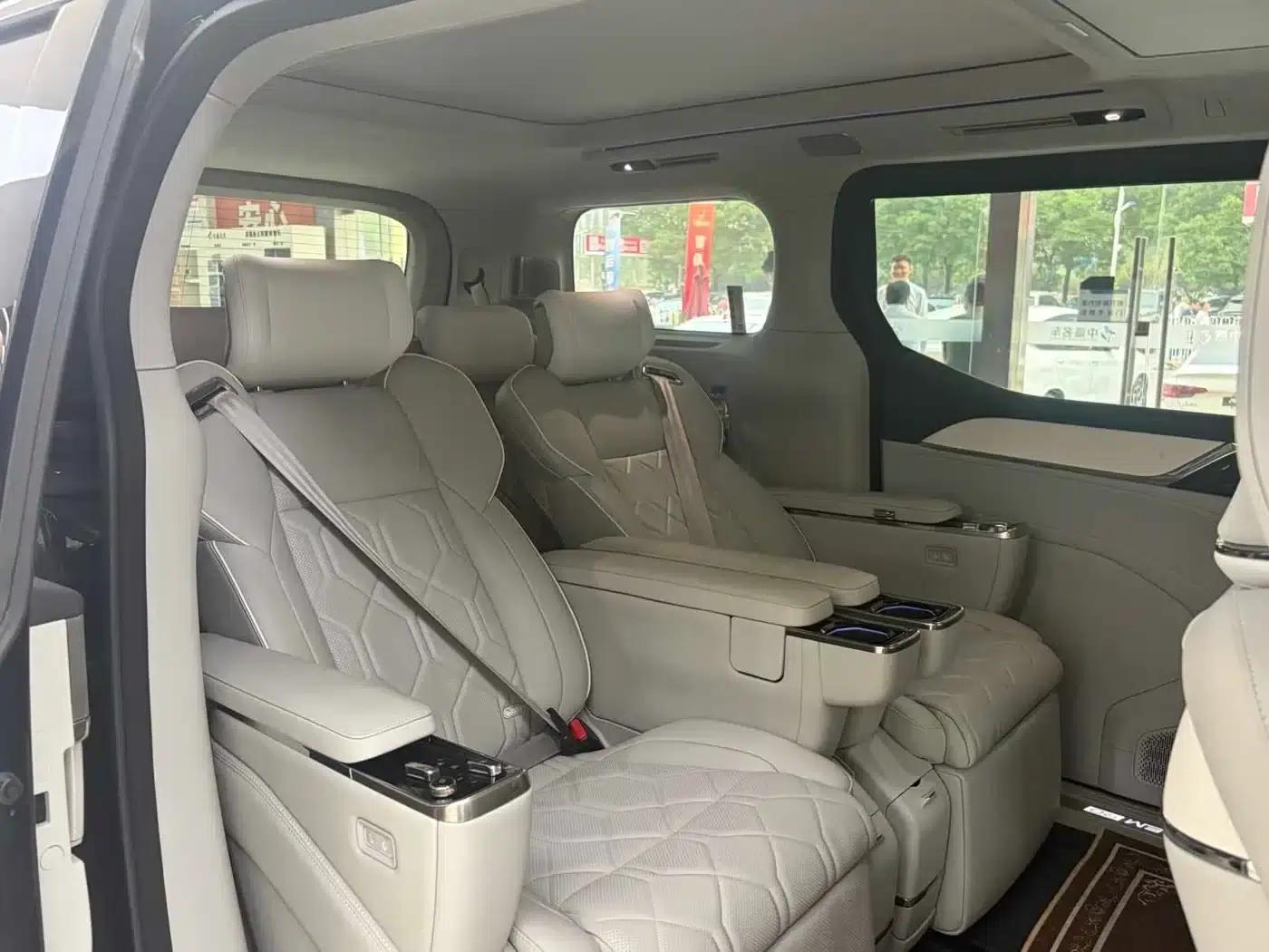 Volvo EM90 2025 Ultra 6-seater — миниатюра 10