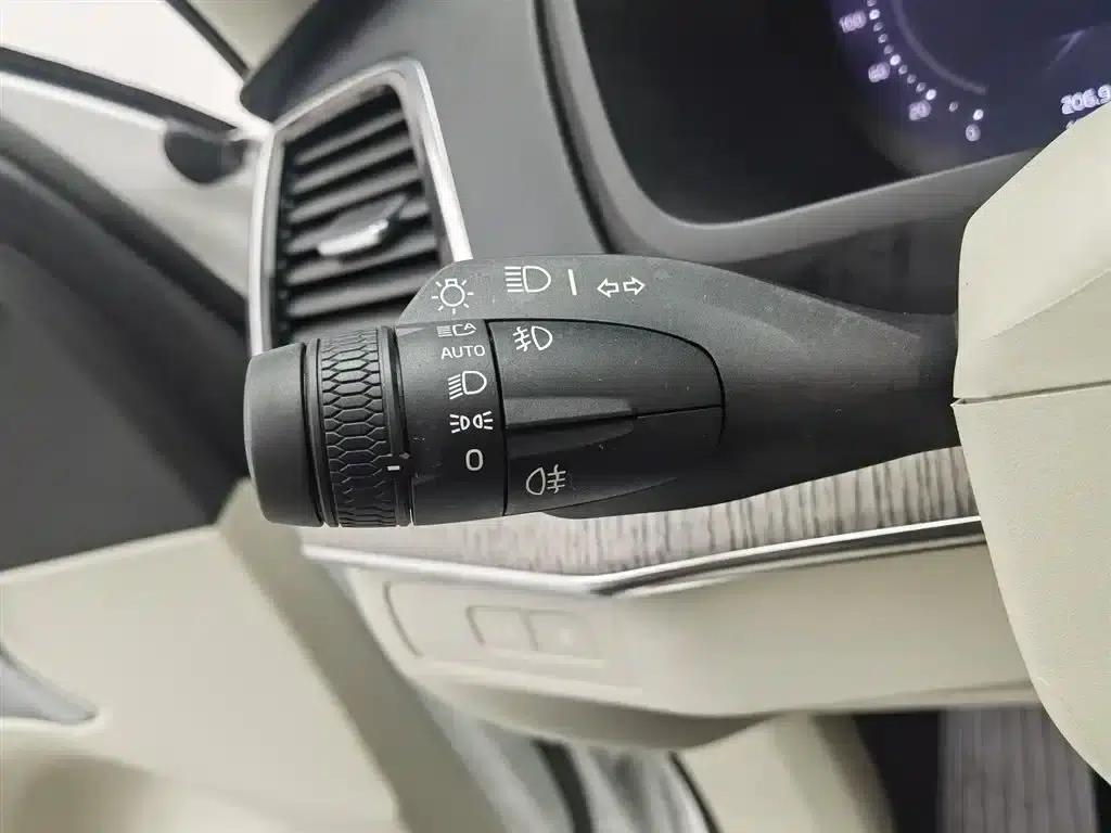 2023 Volvo XC90 Plug-in Hybrid T8 Recharge Luxury 7-Seater — миниатюра 21