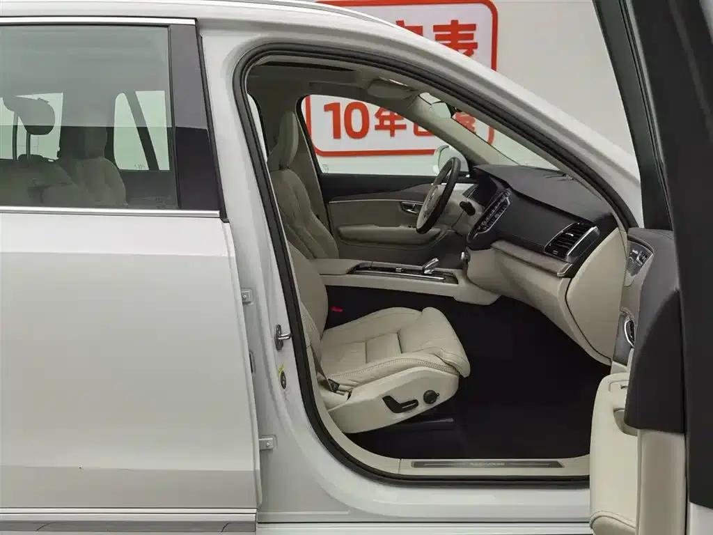 2023 Volvo XC90 Plug-in Hybrid T8 Recharge Luxury 7-Seater — миниатюра 23