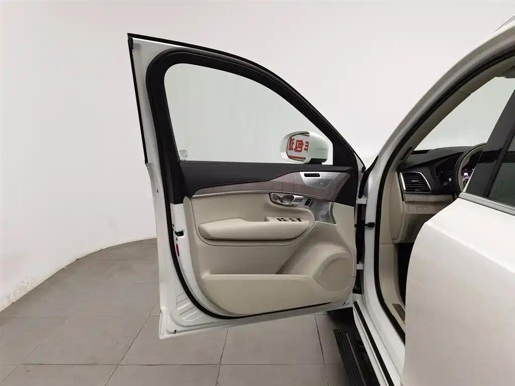 2023 Volvo XC90 Plug-in Hybrid T8 Recharge Luxury 7-Seater — миниатюра 8