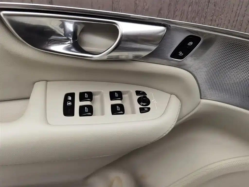 2023 Volvo XC90 Plug-in Hybrid T8 Recharge Luxury 7-Seater — миниатюра 9