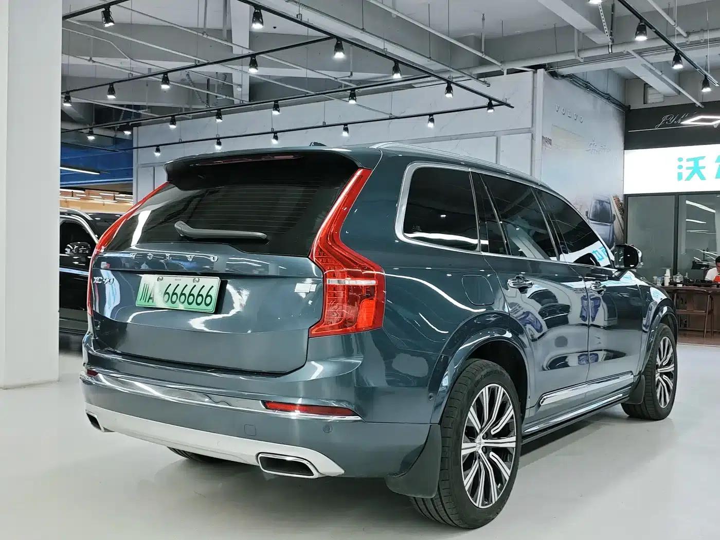 2021 Volvo XC90 Plug-in Hybrid E-Drive Hybrid T8 Inscription Luxury Edition (7-seater) — миниатюра 4
