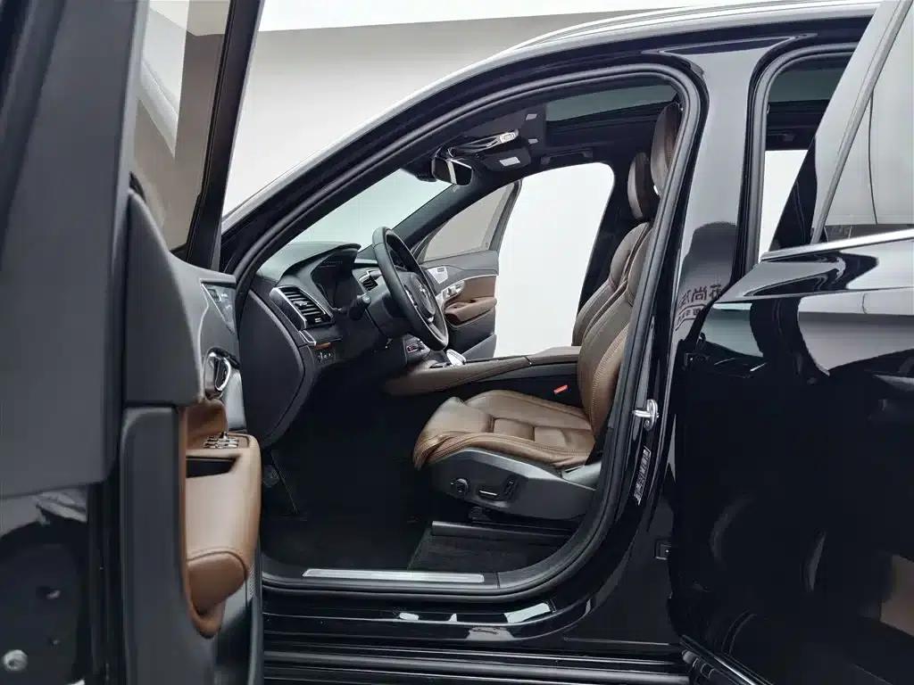 2022 Volvo XC90 Plug-in Hybrid E-Drive Hybrid T8 Inscription Luxury Edition (7-seater) — миниатюра 15