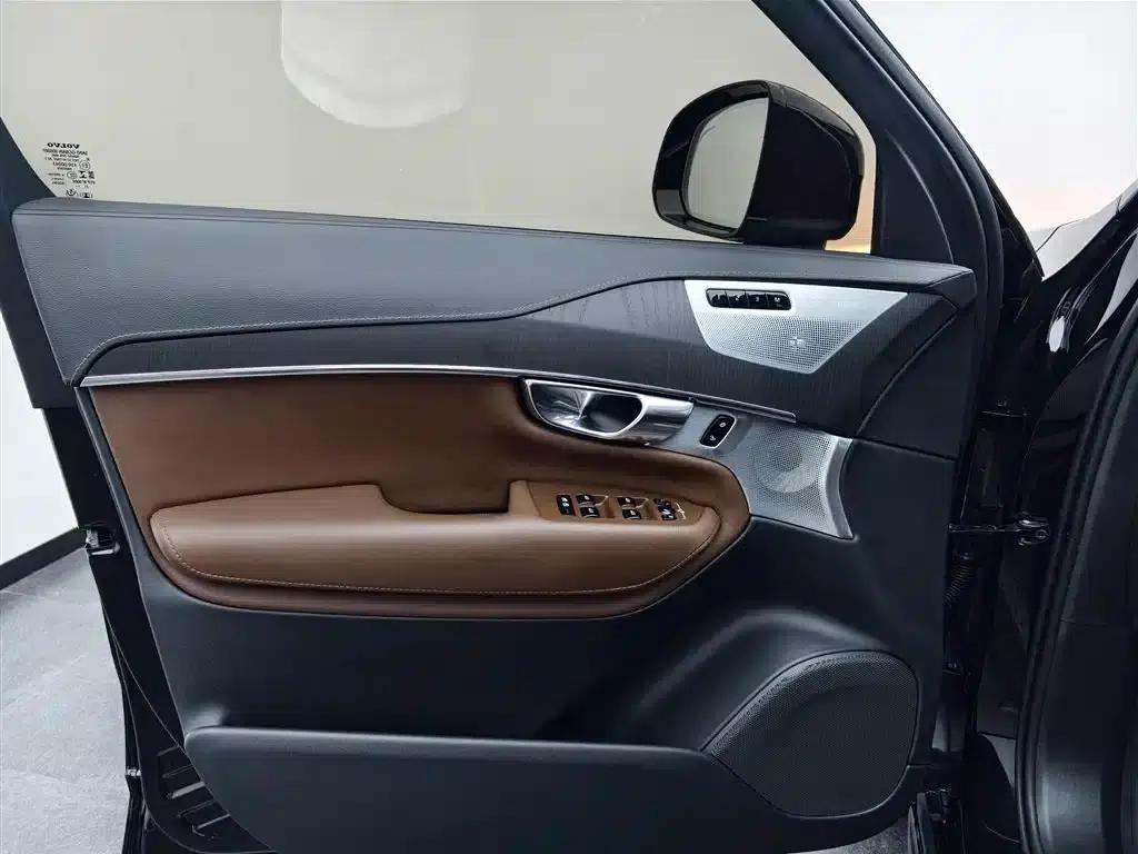 2022 Volvo XC90 Plug-in Hybrid E-Drive Hybrid T8 Inscription Luxury Edition (7-seater) — миниатюра 18